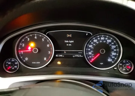 2016 Volkswagen Touareg Sport from USA, damaged, VIN WVGEF9BP9GD005554